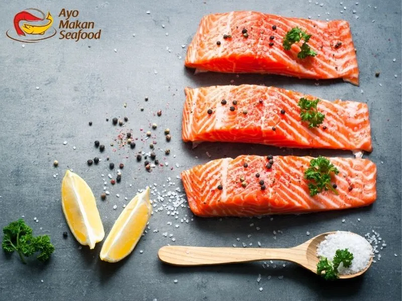 Benarkah Salmon jadi Ikan dengan Kandungan Gizi Terbaik? 